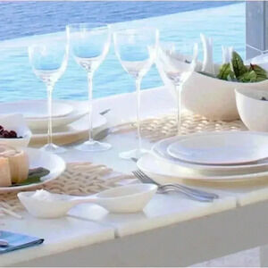 Billerica & Boch Flow made in Germany. Find China. In new like condition.holiday